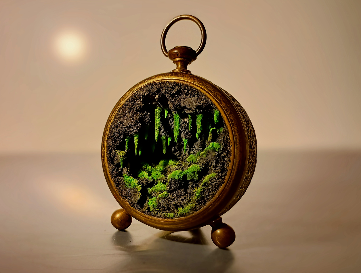 Mossy Grotto - Small Clock