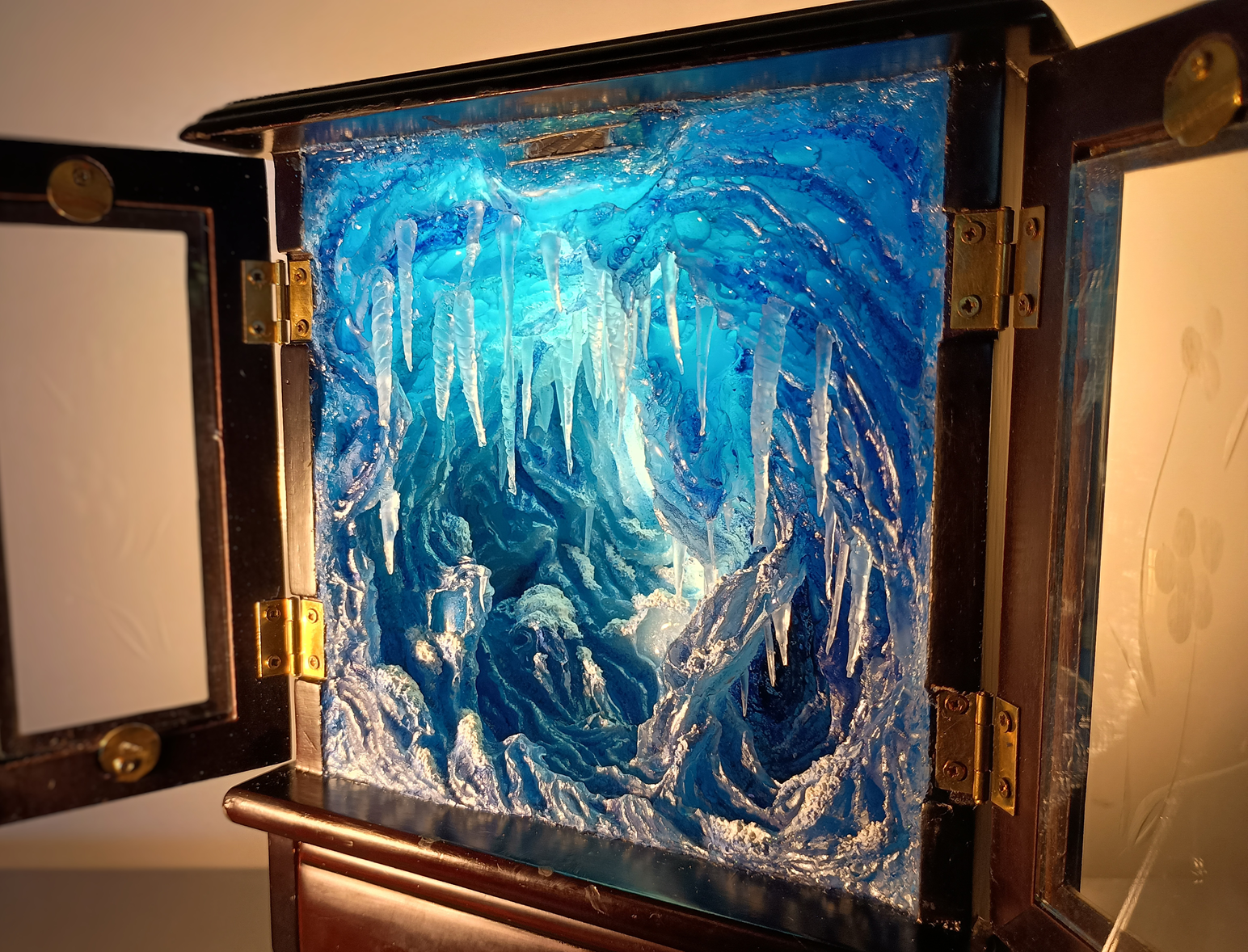 Frozen Hollow - Jewelry Box